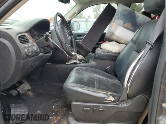 ✅ 2011 Chevrolet Silverado 1500 LTZ • VIN: 1GCPKTE35BF160260 • Лот: 85556535. Опубликован ранее на Copart с пробегом 215 244 миль. Бесплатный доступ к архиву аукционных продаж из США и подробный отчёт об истории автомобиля на DreamBid. Изображение 7.