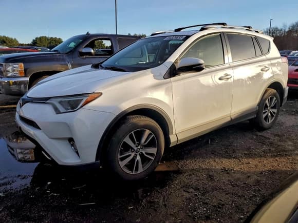 ✅ 2016 Toyota RAV4 XLE • VIN: JTMRFREV7GJ062272 • Lot: 94329635. Listed on Copart with 110,821 mi. Free auction sales archive from the USA and detailed vehicle history report at DreamBid. Image 1.
