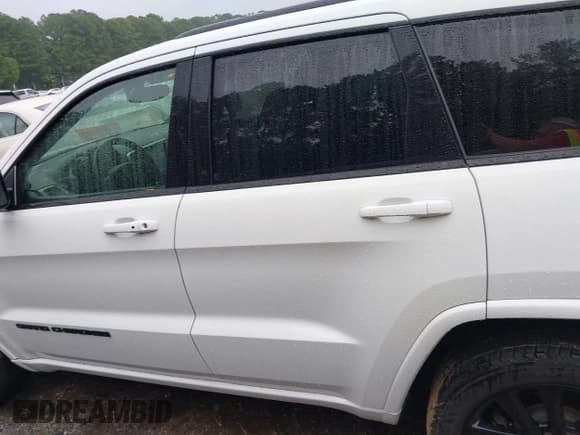 ✅ 2018 Jeep Grand Cherokee Laredo E • VIN: 1C4RJFAGXJC492376 • Lot: 43187714. Wystawiony na IAAI z przebiegiem 76 353 mil. Bezpłatny archiwum sprzedaży aukcyjnych z USA i szczegółowy raport historii pojazdu na DreamBid. Zdjęcie 14.