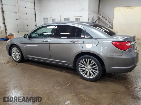 ✅ 2012 Chrysler 200 Limited • VIN: 1C3CCBCG3CN326508 • Лот: 64322205. Опубликован ранее на Copart с пробегом 161 822 миль. Бесплатный доступ к архиву аукционных продаж из США и подробный отчёт об истории автомобиля на DreamBid. Изображение 2.