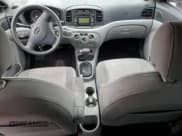 ✅ 2008 Hyundai Accent GLS • VIN: KMHCN46C88U235561 • Лот: 58770485. Опубликован ранее на Copart с пробегом 91 074 миль. Бесплатный доступ к архиву аукционных продаж из США и подробный отчёт об истории автомобиля на DreamBid. Изображение 8.