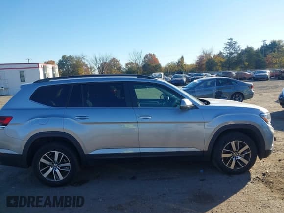 ✅ 2022 Volkswagen Atlas SE • VIN: 1V2LP2CAXNC502818 • Lot: 43509736. Listed on IAAI with 64,911 mi. Free auction sales archive from the USA and detailed vehicle history report at DreamBid. Image 13.