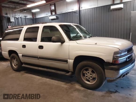 ✅ 2002 Chevrolet Suburban LT • VIN: 3GNFK16Z32G332066 • Лот: 41694175. Опубликован ранее на IAAI с пробегом 326 044 миль. Бесплатный доступ к архиву аукционных продаж из США и подробный отчёт об истории автомобиля на DreamBid. Изображение 13.