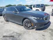 ✅ 2026 BMW 5 Series 530i • VIN: WBA43FJ04TCV59416 • Лот: 43717851. Опубликован ранее на IAAI с пробегом 6 711 миль. Бесплатный доступ к архиву аукционных продаж из США и подробный отчёт об истории автомобиля на DreamBid. Изображение 1.