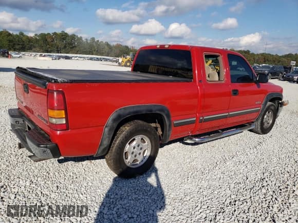 ✅ 2002 Chevrolet Silverado 1500 LS • VIN: 2GCEC19T821418748 • Лот: 80121704. Опубликован ранее на Copart с пробегом 560 920 миль. Бесплатный доступ к архиву аукционных продаж из США и подробный отчёт об истории автомобиля на DreamBid. Изображение 3.