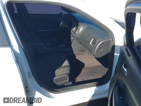 ✅ 2016 Dodge Charger SE • VIN: 2C3CDXBGXGH267421 • Lot: 43640720. Wystawiony na IAAI z przebiegiem 142 906 mil. Bezpłatny archiwum sprzedaży aukcyjnych z USA i szczegółowy raport historii pojazdu na DreamBid. Zdjęcie 5.