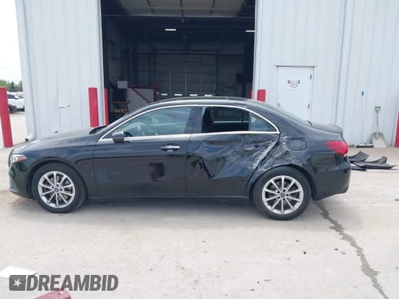 ✅ 2021 Mercedes-Benz A 220 • VIN: W1K3G4FB3MJ278745 • Lot: 42386479. Wystawiony na IAAI z przebiegiem 33 282 mil. Bezpłatny archiwum sprzedaży aukcyjnych z USA i szczegółowy raport historii pojazdu na DreamBid. Zdjęcie 14.