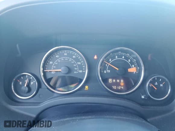 ✅ 2014 Jeep Compass Latitude • VIN: 1C4NJCEB3ED582593 • Lot: 86065515. Listed on Copart with 70,124 mi. Free auction sales archive from the USA and detailed vehicle history report at DreamBid. Image 9.