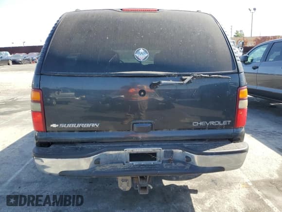 ✅ 2003 Chevrolet Suburban LS • VIN: 3GNEC16T43G343955 • Лот: 51368415. Опубликован ранее на Copart с пробегом 217 420 миль. Бесплатный доступ к архиву аукционных продаж из США и подробный отчёт об истории автомобиля на DreamBid. Изображение 6.