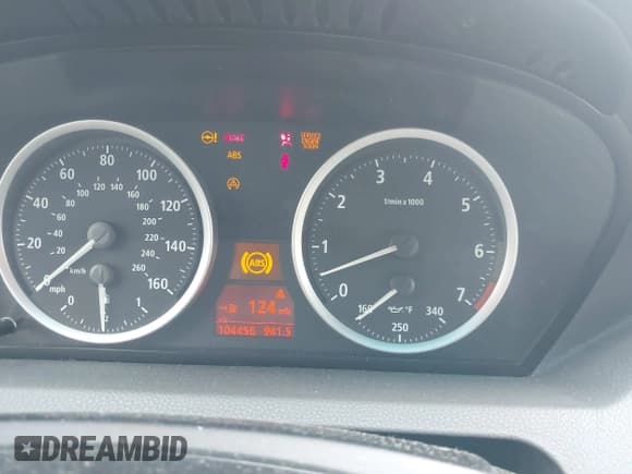 ✅ 2004 BMW 6 Series 645Ci • VIN: WBAEK73464B260630 • Lot: 42961531. Wystawiony na IAAI z przebiegiem 104 456 mil. Bezpłatny archiwum sprzedaży aukcyjnych z USA i szczegółowy raport historii pojazdu na DreamBid. Zdjęcie 7.