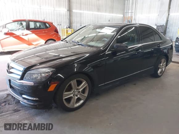 ✅ 2011 Mercedes-Benz C 300 Sport • VIN: WDDGF8BB7BR186599 • Lot: 43439852. Listed on IAAI with 122,700 mi. Free auction sales archive from the USA and detailed vehicle history report at DreamBid. Image 2.