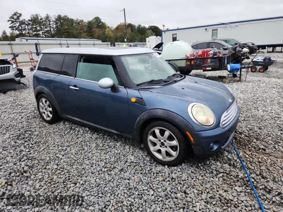 ✅ 2009 MINI Clubman • VIN: WMWML33519TX36326 • Lot: 89879665. Listed on Copart with 145,383 mi. Free auction sales archive from the USA and detailed vehicle history report at DreamBid. Image 4.