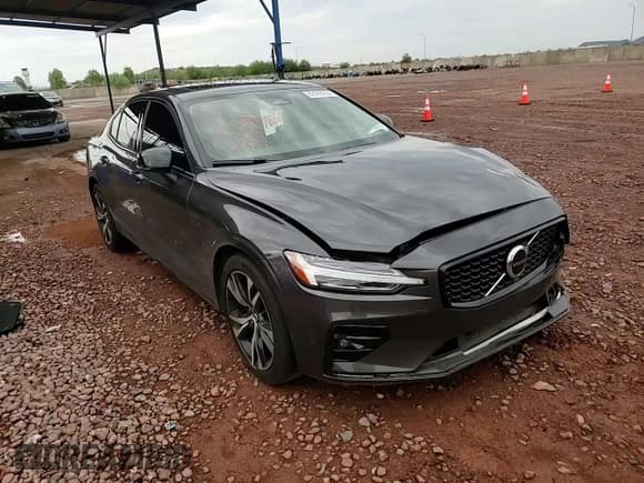 ✅ 2024 Volvo S60 Core Dark Theme • VIN: 7JRL12FK7RG327029 • Lot: 82389255. Listed on Copart with 22,357 mi. Free auction sales archive from the USA and detailed vehicle history report at DreamBid. Image 13.