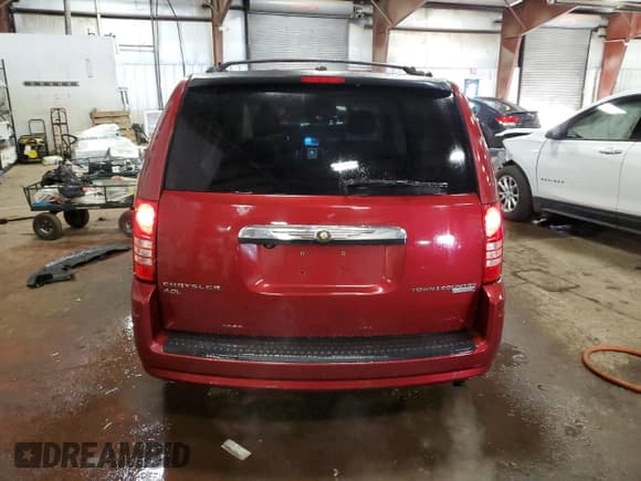 ✅ 2010 Chrysler Town & Country Touring Plus • VIN: 2A4RR8DXXAR403861 • Lot: 90017135. Wystawiony na Copart z przebiegiem 227 568 mil. Bezpłatny archiwum sprzedaży aukcyjnych z USA i szczegółowy raport historii pojazdu na DreamBid. Zdjęcie 6.