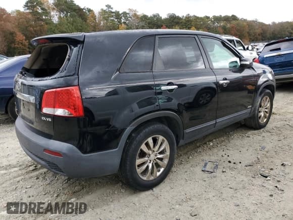 ✅ 2011 Kia Sorento EX • VIN: 5XYKUDA28BG014407 • Lot: 82754625. Listed on Copart with Not provided. Free auction sales archive from the USA and detailed vehicle history report at DreamBid. Image 3.