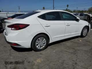 2019 Hyundai Elantra SE z VIN 5NPD74LF3KH453099, wystawiony jako Copart lot #82176255 z przebiegiem 151 118 mil mil oraz Czysty tytuł • Clean title. Historia ofert i sprzedaży dostępna na DreamBid. Obrazek 3.