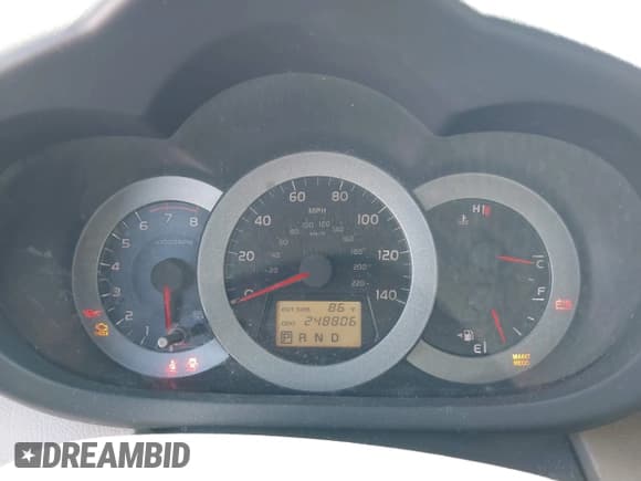 ✅ 2006 Toyota RAV4 • VIN: JTMZD33V765023162 • Lot: 40449322. Wystawiony na IAAI z przebiegiem 248 806 mil. Bezpłatny archiwum sprzedaży aukcyjnych z USA i szczegółowy raport historii pojazdu na DreamBid. Zdjęcie 7.