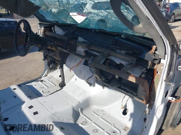 ✅ 2005 Ford F-350 • VIN: 1FDSW34P05EC95736 • Lot: 41988078. Wystawiony na IAAI z przebiegiem Nie podano. Bezpłatny archiwum sprzedaży aukcyjnych z USA i szczegółowy raport historii pojazdu na DreamBid. Zdjęcie 5.