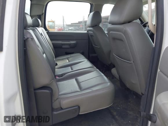 ✅ 2013 Chevrolet Silverado 2500HD Work Truck • VIN: 1GC1KVCG4DF184589 • Lot: 43727828. Wystawiony na IAAI z przebiegiem 201 125 mil. Bezpłatny archiwum sprzedaży aukcyjnych z USA i szczegółowy raport historii pojazdu na DreamBid. Zdjęcie 8.