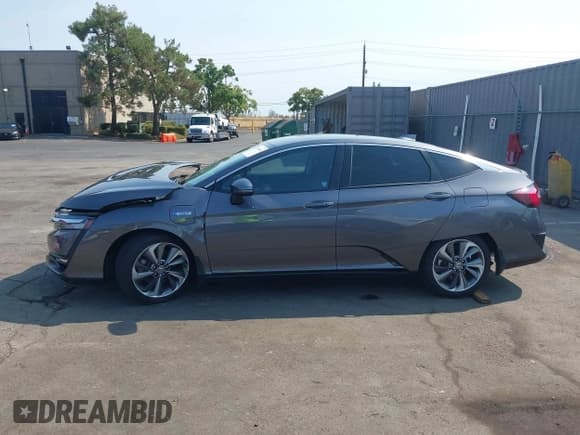 ✅ 2018 Honda Clarity • VIN: JHMZC5F17JC017808 • Лот: 43150908. Опубликован ранее на IAAI с пробегом 136 366 миль. Бесплатный доступ к архиву аукционных продаж из США и подробный отчёт об истории автомобиля на DreamBid. Изображение 15.