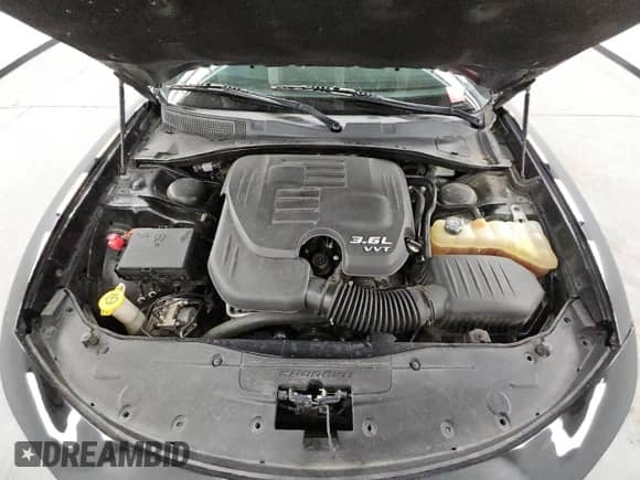 2019 Dodge Charger SXT z VIN 2C3CDXBG0KH707820, wystawiony jako Copart lot #86877725 z przebiegiem 93 824 mil mil oraz Czysty tytuł • Clean title. Historia ofert i sprzedaży dostępna na DreamBid. Obrazek 11.