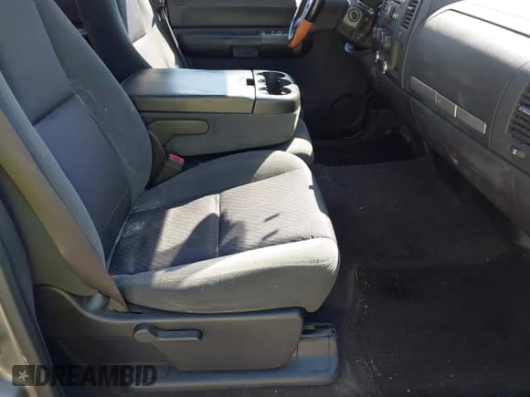 ✅ 2009 Chevrolet Silverado 2500HD LT • VIN: 1GCHK53K09F178122 • Лот: 42060486. Опубликован ранее на IAAI с пробегом 308 863 миль. Бесплатный доступ к архиву аукционных продаж из США и подробный отчёт об истории автомобиля на DreamBid. Изображение 5.