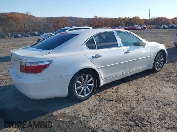 ✅ 2008 Lexus LS 460 • VIN: JTHBL46F185059865 • Lot: 43605580. Wystawiony na IAAI z przebiegiem 97 507 mil. Bezpłatny archiwum sprzedaży aukcyjnych z USA i szczegółowy raport historii pojazdu na DreamBid. Zdjęcie 4.