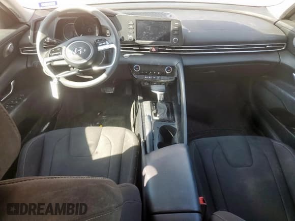 ✅ 2022 Hyundai Elantra SEL • VIN: 5NPLM4AG5NH081852 • Lot: 85712675. Listed on Copart with 36,272 mi. Free auction sales archive from the USA and detailed vehicle history report at DreamBid. Image 8.