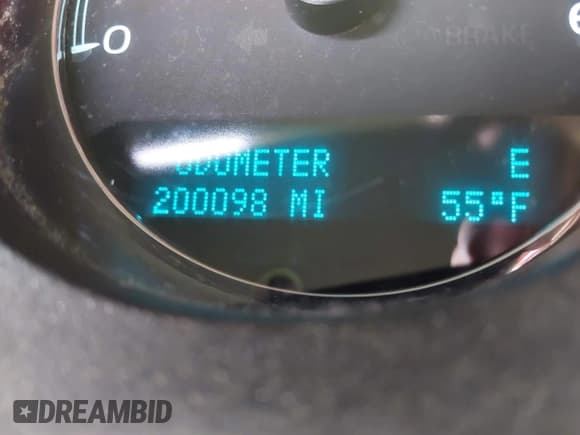 ✅ 2010 Chevrolet Suburban LT • VIN: 1GNUKJE33AR117502 • Lot: 43082827. Listed on IAAI with 200,098 mi. Free auction sales archive from the USA and detailed vehicle history report at DreamBid. Image 15.