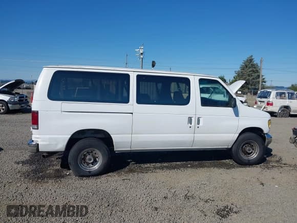 ✅ 1995 Ford Econoline Cargo • VIN: 1FBHE31G7SHC09293 • Lot: 42820648. Wystawiony na IAAI z przebiegiem 202 935 mil. Bezpłatny archiwum sprzedaży aukcyjnych z USA i szczegółowy raport historii pojazdu na DreamBid. Zdjęcie 13.