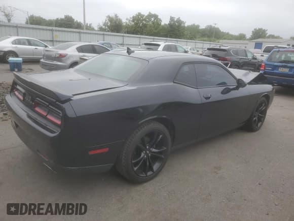 ✅ 2018 Dodge Challenger SXT Plus • VIN: 2C3CDZAG4JH161521 • Lot: 66109184. Wystawiony na Copart z przebiegiem 77 665 mil. Bezpłatny archiwum sprzedaży aukcyjnych z USA i szczegółowy raport historii pojazdu na DreamBid. Zdjęcie 3.