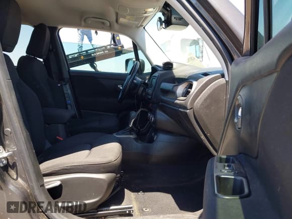 ✅ 2017 Jeep Renegade Altitude • VIN: ZACCJABB7HPG42378 • Lot: 42870226. Listed on IAAI with 52,561 mi. Free auction sales archive from the USA and detailed vehicle history report at DreamBid. Image 5.