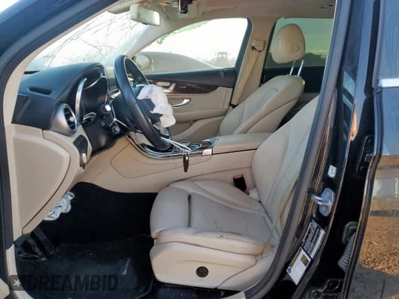 ✅ 2019 Mercedes-Benz GLC 300 • VIN: WDC0G4JB6KV141111 • Lot: 91237505. Wystawiony na Copart z przebiegiem 82 790 mil. Bezpłatny archiwum sprzedaży aukcyjnych z USA i szczegółowy raport historii pojazdu na DreamBid. Zdjęcie 7.