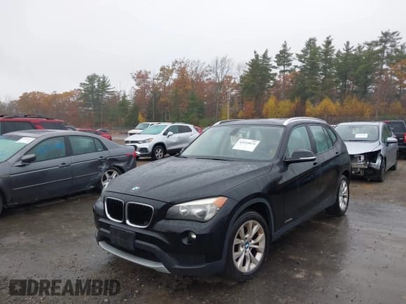 ✅ 2013 BMW X1 xDrive28i • VIN: WBAVL1C54DVR85015 • Лот: 43524874. Опубликован ранее на IAAI с пробегом 152 768 миль. Бесплатный доступ к архиву аукционных продаж из США и подробный отчёт об истории автомобиля на DreamBid. Изображение 2.