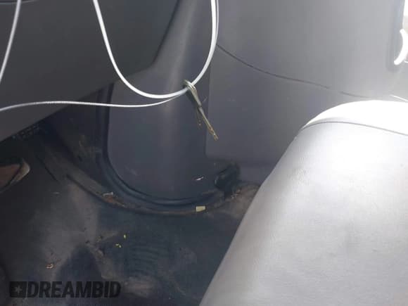 ✅ 2002 Ford Econoline Passenger XL • VIN: 1FMRE11W62HA51455 • Lot: 42778538. Listed on IAAI with 109,986 mi. Free auction sales archive from the USA and detailed vehicle history report at DreamBid. Image 11.