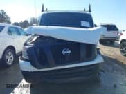 ✅ 2020 Nissan NV Cargo S • VIN: 1N6BF0KY8LN811060 • Lot: 41333310. Wystawiony na IAAI z przebiegiem 66 436 mil. Bezpłatny archiwum sprzedaży aukcyjnych z USA i szczegółowy raport historii pojazdu na DreamBid. Zdjęcie 13.
