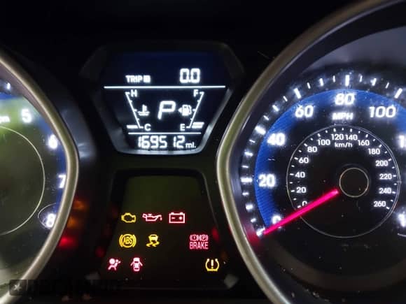 2016 Hyundai Elantra SE z VIN 5NPDH4AE9GH692364, wystawiony jako IAAI lot #42958943 z przebiegiem 169 512 mil mil oraz . Historia ofert i sprzedaży dostępna na DreamBid. Obrazek 15.