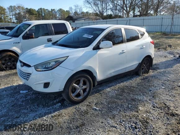 2015 Hyundai Tucson GLS z VIN KM8JTCAF2FU070774, wystawiony jako Copart lot #41306854 z przebiegiem 124 581 mil mil oraz . Historia ofert i sprzedaży dostępna na DreamBid. Obrazek 1.