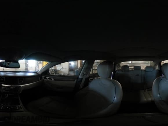 ✅ 2015 Hyundai Genesis 3.8L • VIN: KMHGN4JE0FU102977 • Lot: 76110604. Wystawiony na Copart z przebiegiem 94 614 mil. Bezpłatny archiwum sprzedaży aukcyjnych z USA i szczegółowy raport historii pojazdu na DreamBid. Zdjęcie 14.