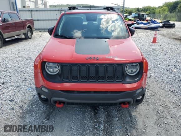 ✅ 2020 Jeep Renegade Trailhawk • VIN: ZACNJBC17LPL40101 • Lot: 67309085. Wystawiony na Copart z przebiegiem 58 439 mil. Bezpłatny archiwum sprzedaży aukcyjnych z USA i szczegółowy raport historii pojazdu na DreamBid. Zdjęcie 5.