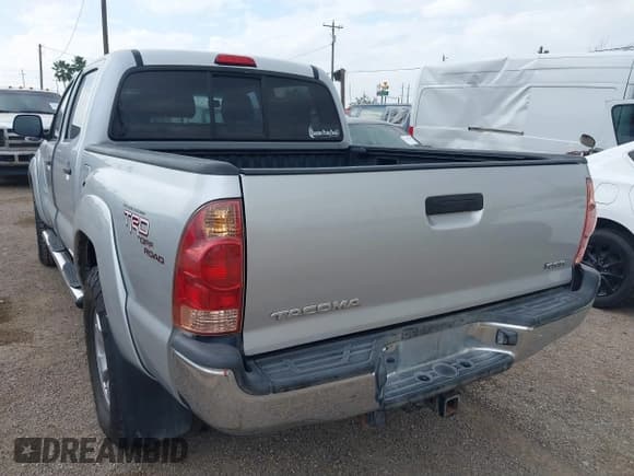 ✅ 2008 Toyota Tacoma PreRunner • VIN: 3TMJU62N48M063986 • Lot: 41551637. Listed on IAAI with 235,885 mi. Free auction sales archive from the USA and detailed vehicle history report at DreamBid. Image 3.