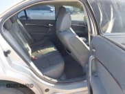 ✅ 2010 Lincoln MKZ • VIN: 3LNHL2GC4AR608669 • Lot: 42198042. Listed on IAAI with 122,715 mi. Free auction sales archive from the USA and detailed vehicle history report at DreamBid. Image 8.