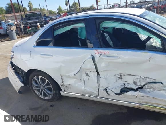 ✅ 2017 Mercedes-Benz C 300 • VIN: 55SWF4JB1HU182321 • Lot: 42790108. Listed on IAAI with 109,078 mi. Free auction sales archive from the USA and detailed vehicle history report at DreamBid. Image 19.