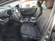 ✅ 2017 Chevrolet Volt LT • VIN: 1G1RC6S51HU148973 • Lot: 82004904. Wystawiony na Copart z przebiegiem 75 794 mil. Bezpłatny archiwum sprzedaży aukcyjnych z USA i szczegółowy raport historii pojazdu na DreamBid. Zdjęcie 7.