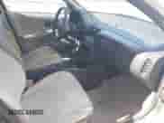 1998 Saturn SL z VIN 1G8ZF5285WZ243548, wystawiony jako IAAI lot #41659710 z przebiegiem 109 099 mil mil oraz . Historia ofert i sprzedaży dostępna na DreamBid. Obrazek 5.