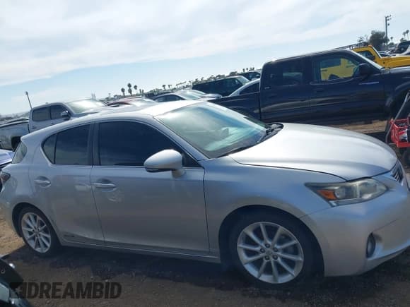 ✅ 2012 Lexus CT 200h • VIN: JTHKD5BH0C2054726 • Lot: 42032885. Listed on IAAI with 112,429 mi. Free auction sales archive from the USA and detailed vehicle history report at DreamBid. Image 13.