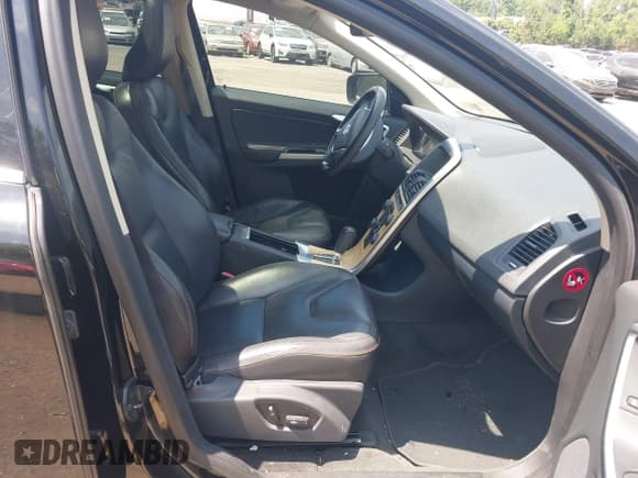 ✅ 2011 Volvo XC60 3.2L • VIN: YV4940DZ2B2190098 • Лот: 42835807. Опубликован ранее на IAAI с пробегом 166 490 миль. Бесплатный доступ к архиву аукционных продаж из США и подробный отчёт об истории автомобиля на DreamBid. Изображение 5.