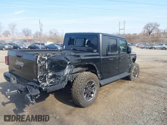 ✅ 2021 Jeep Gladiator Overland • VIN: 1C6HJTFG1ML606215 • Lot: 41771646. Wystawiony na IAAI z przebiegiem 77 411 mil. Bezpłatny archiwum sprzedaży aukcyjnych z USA i szczegółowy raport historii pojazdu na DreamBid. Zdjęcie 18.