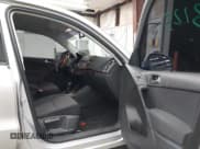 ✅ 2013 Volkswagen Tiguan S • VIN: WVGAV3AX2DW625324 • Лот: 43459320. Опубликован ранее на IAAI с пробегом 90 568 миль. Бесплатный доступ к архиву аукционных продаж из США и подробный отчёт об истории автомобиля на DreamBid. Изображение 5.