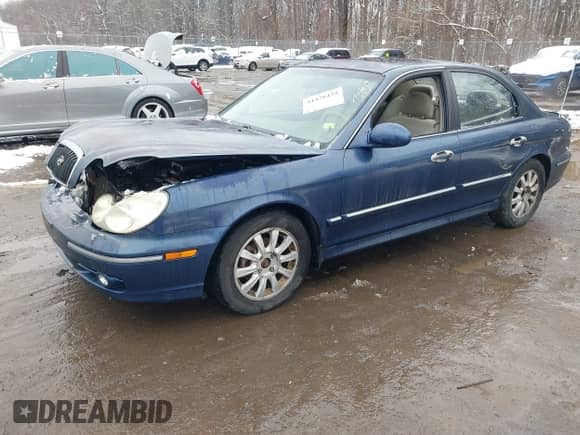 2004 Hyundai Sonata GLS z VIN KMHWF35H74A995106, wystawiony jako IAAI lot #41478439 z przebiegiem 212 914 mil mil oraz . Historia ofert i sprzedaży dostępna na DreamBid. Obrazek 2.